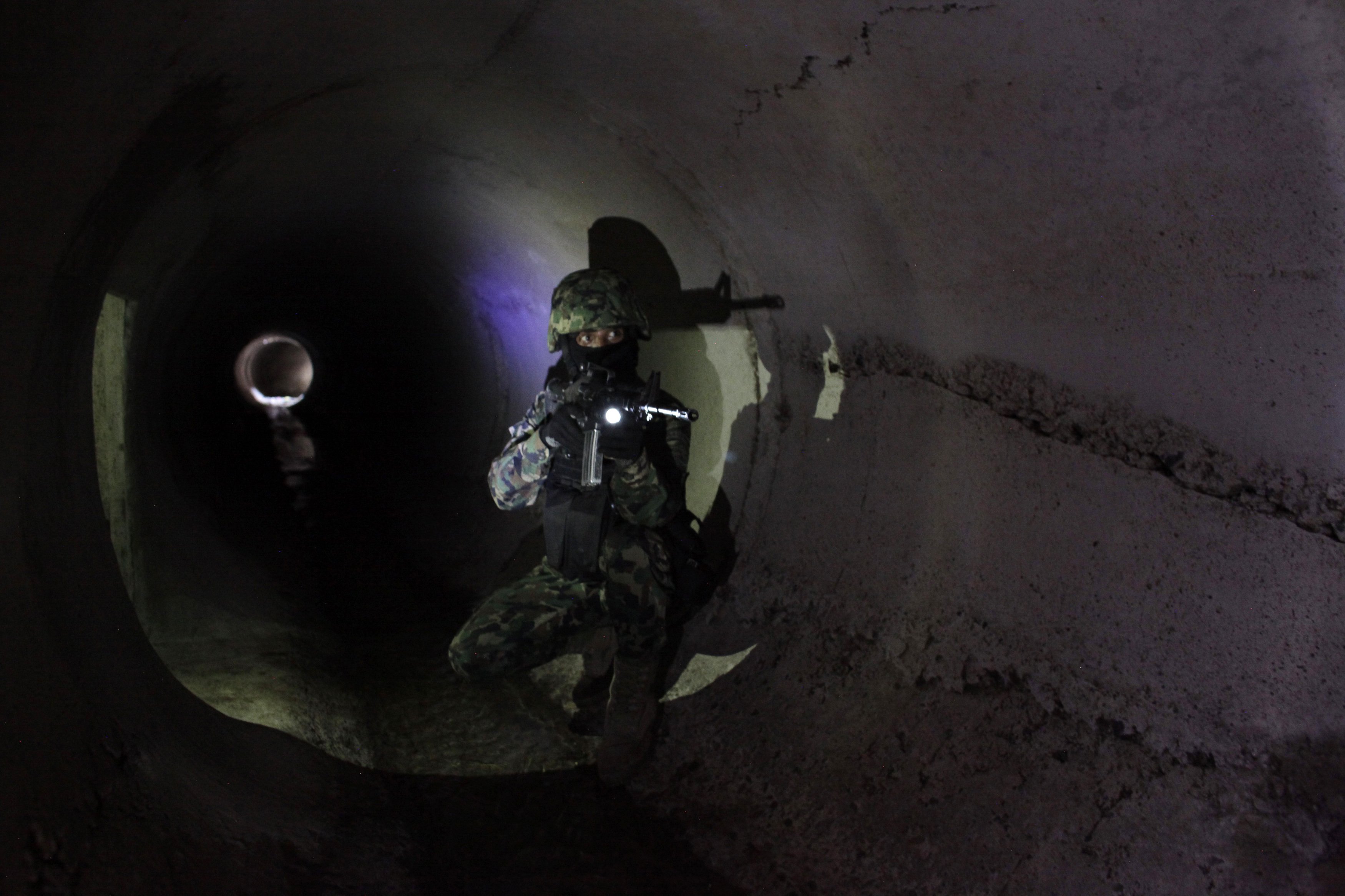 Joaquin "El Chapo" Guzman secret escape tunnels