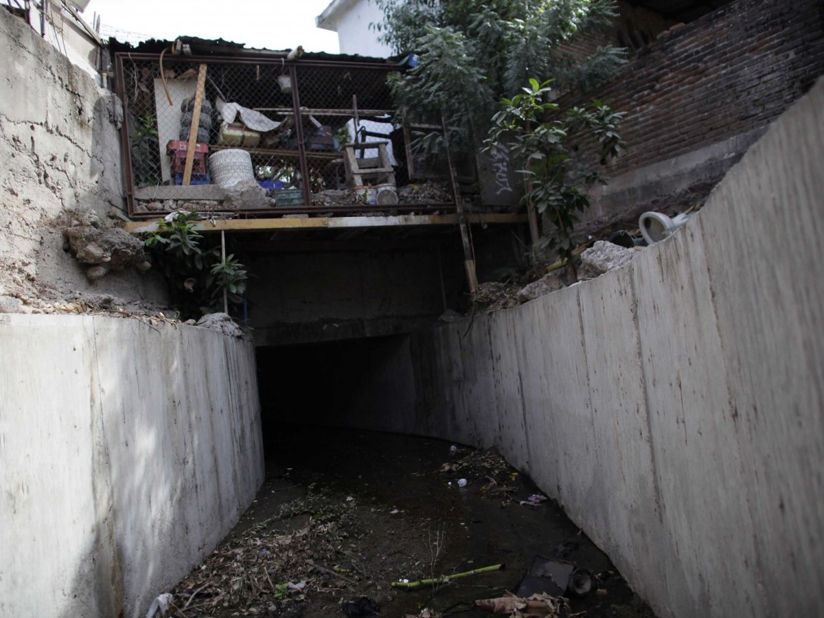 Joaquin "El Chapo" Guzman secret escape tunnels